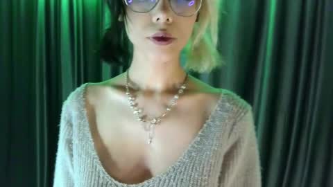unforgettablehelen online show from 05-22-26, 04:34