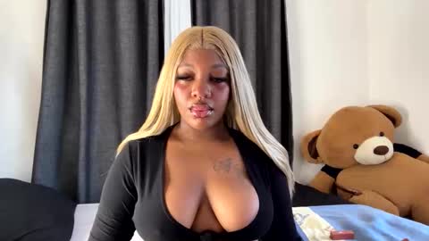 Unholybaddie online show from 12-21-25, 09:05