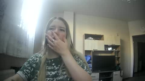 Snapshot of universeemily chatting on 10-15-25, 07:30 UniverseEmily online show from 10-15-25, 07:30