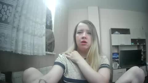 Snapshot of universeemily chatting on 10-25-25, 04:53 UniverseEmily online show from 10-25-25, 04:53