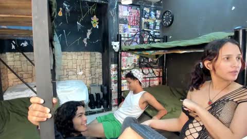 Snapshot of university712 chatting on 09-12-25, 11:26 the university hot online show from 09-12-25, 11:26