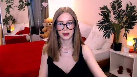Snapshot of unreal_lady chatting on 06-24-26, 01:43 unreal_lady online show from 06-24-26, 01:43