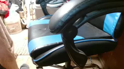 uprailfan1986 online show from 10-22-25, 07:13