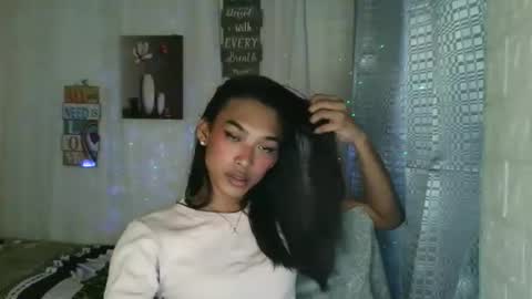 ur_dazzlingmorenaxx online show from 01-07-26, 04:59