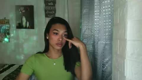 ur_dazzlingmorenaxx online show from 01-08-26, 03:20