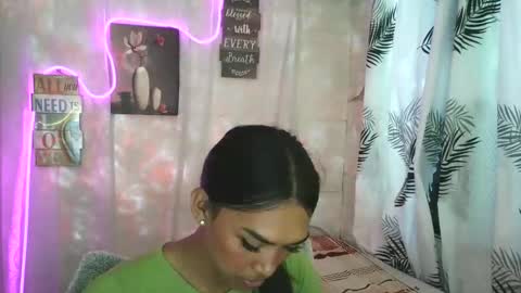 ur_dazzlingmorenaxx online show from 03-25-26, 04:07