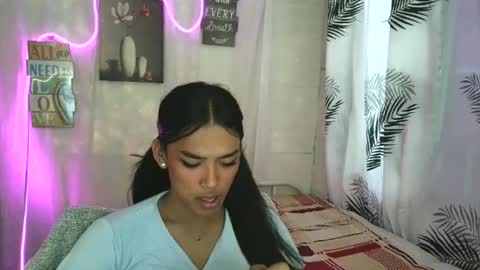 ur_dazzlingmorenaxx online show from 04-06-26, 03:37