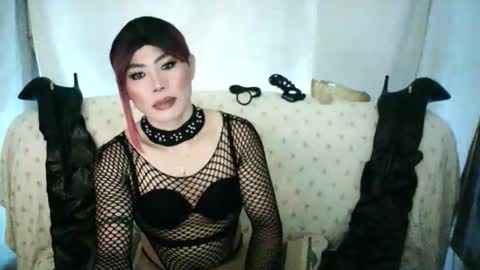 Snapshot of ur_dominatrix chatting on 06-03-26, 07:33 MISS ANNA online show from 06-03-26, 07:33