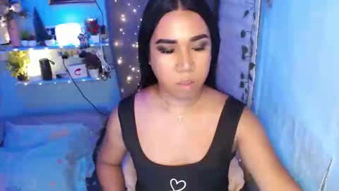 Snapshot of ur_hot_tommiexx chatting on 03-09-26, 04:27 jennie online show from 03-09-26, 04:27