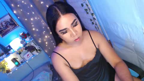 Snapshot of ur_hot_tommiexx chatting on 03-10-26, 05:01 jennie online show from 03-10-26, 05:01