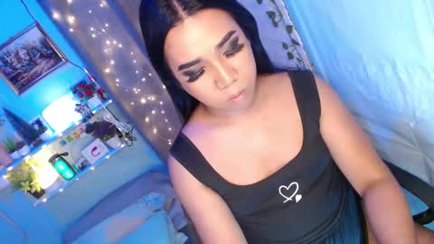 Snapshot of ur_hot_tommiexx chatting on 03-17-26, 12:37 jennie online show from 03-17-26, 12:37