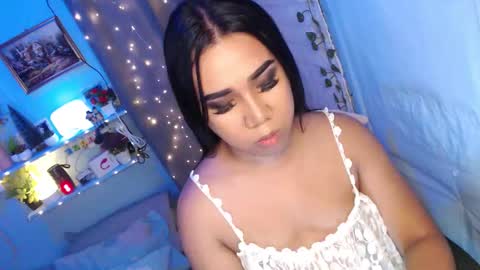 Snapshot of ur_hot_tommiexx chatting on 03-23-26, 02:48 jennie online show from 03-23-26, 02:48