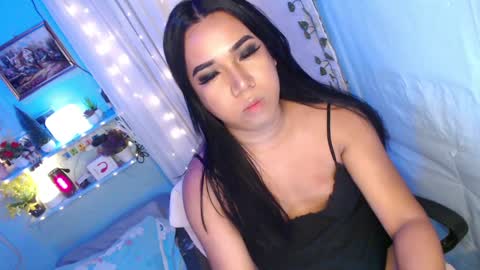 Snapshot of ur_hot_tommiexx chatting on 04-11-26, 01:10 jennie online show from 04-11-26, 01:10