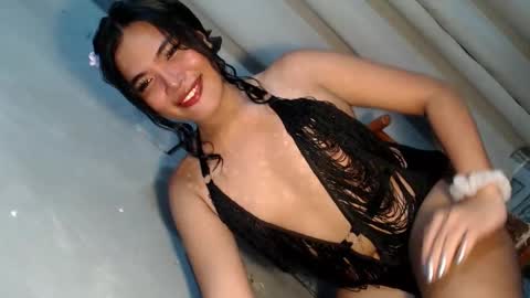 Snapshot of ur_krissyxxx chatting on 05-30-26, 10:34 kriss online show from 05-30-26, 10:34