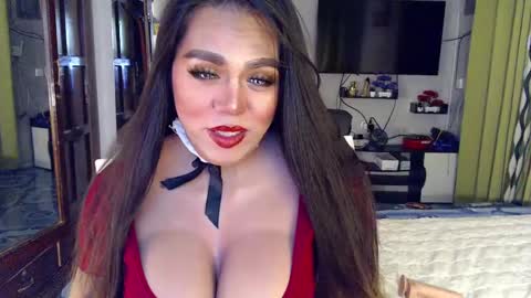 Snapshot of ur_majestyqueen_angelaxxx chatting on 12-05-24, 10:12 QUEEN ANGELA online show from 12-05-24, 10:12
