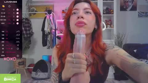 Olivia Kaufman online show from 10-22-25, 08:25