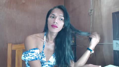 Snapshot of ur_prescious_xxx chatting on 05-12-26, 01:30 Ur Lovely Pricious online show from 05-12-26, 01:30