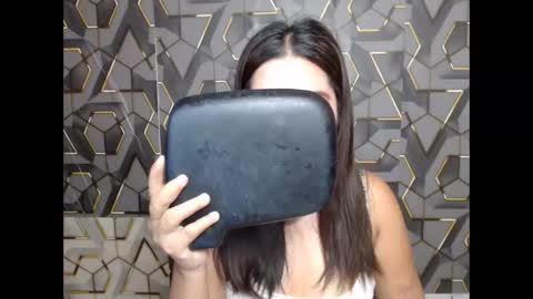 Snapshot of ur_prettychelsie18 chatting on 06-10-26, 11:57 ur_prettychelsie18 online show from 06-10-26, 11:57