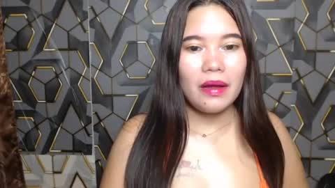 Snapshot of ur_prettychelsie18 chatting on 06-12-26, 07:46 ur_prettychelsie18 online show from 06-12-26, 07:46