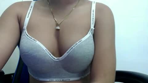 ur_small_girl online show from 10-13-25, 06:13