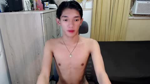 urasian_john20 online show from 07-12-26, 08:11