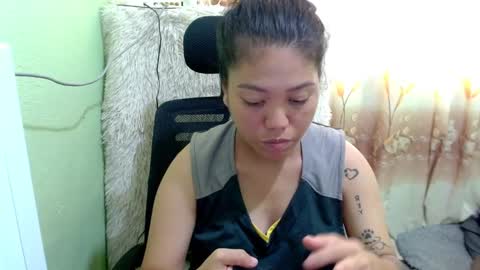 Snapshot of urasian_joy chatting on 02-06-26, 01:43 urasian_joy online show from 02-06-26, 01:43