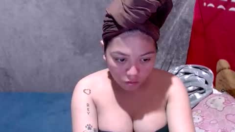 Snapshot of urasian_joy chatting on 03-31-26, 09:43 urasian_joy online show from 03-31-26, 09:43