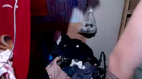 Snapshot of urasian_joy chatting on 04-09-26, 08:25 urasian_joy online show from 04-09-26, 08:25