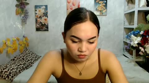 Snapshot of urasian_kat chatting on 06-18-26, 06:35 urasian_kat online show from 06-18-26, 06:35