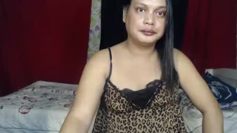Snapshot of urasiandominaxx chatting on 02-26-25, 11:20 Diane online show from 02-26-25, 11:20