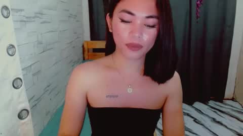 Snapshot of urasiangirl01 chatting on 02-06-26, 05:12 yesha online show from 02-06-26, 05:12