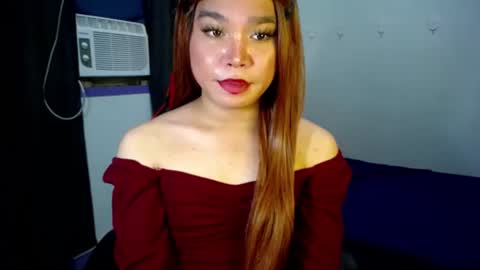 Snapshot of urasiansweet_cummer chatting on 02-18-25, 12:15 KENDRA online show from 02-18-25, 12:15
