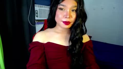 Snapshot of urasiansweet_cummer chatting on 02-24-25, 05:54 KENDRA online show from 02-24-25, 05:54