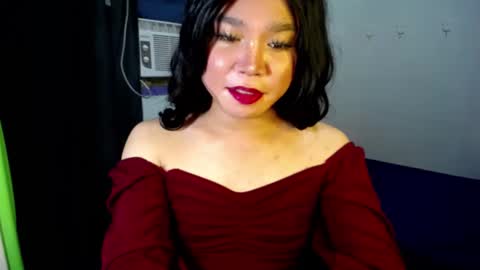 Snapshot of urasiansweet_cummer chatting on 03-07-25, 02:15 KENDRA online show from 03-07-25, 02:15