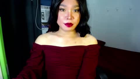 Snapshot of urasiansweet_cummer chatting on 03-09-25, 05:49 KENDRA online show from 03-09-25, 05:49