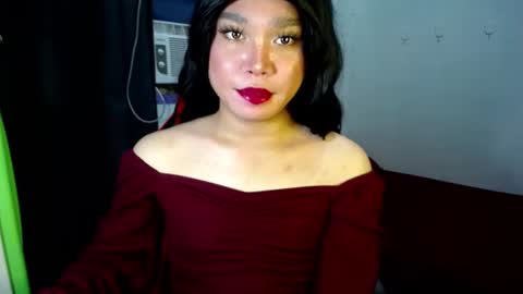 Snapshot of urasiansweet_cummer chatting on 03-11-25, 08:41 KENDRA online show from 03-11-25, 08:41