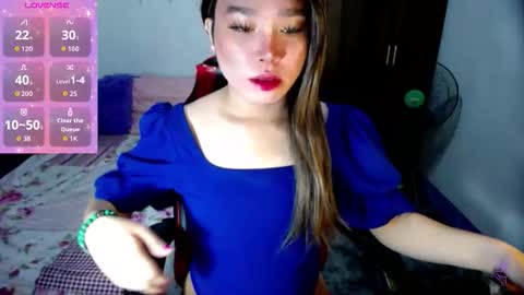 Snapshot of urasiansweet_cummer chatting on 10-14-25, 02:01 KENDRA online show from 10-14-25, 02:01