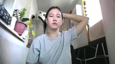 Snapshot of urasiantserika chatting on 04-28-26, 02:10 Erika online show from 04-28-26, 02:10