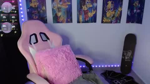 Danielle  online show from 10-21-25, 06:25