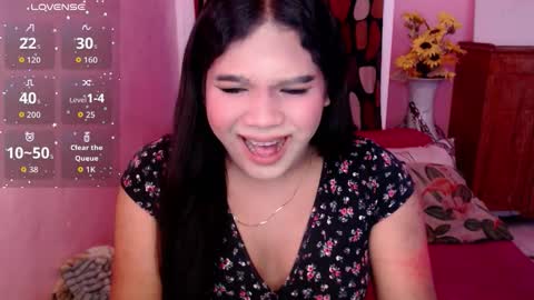 Snapshot of urbabysofia0305 chatting on 11-16-25, 11:21 Sofia online show from 11-16-25, 11:21