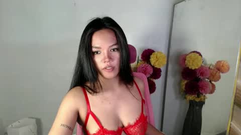 Snapshot of urbeautifulnightmare chatting on 12-24-24, 07:00 venice online show from 12-24-24, 07:00