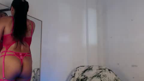 Snapshot of urbeautifulnightmare chatting on 09-14-25, 01:10 venice online show from 09-14-25, 01:10
