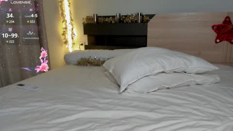 Ksenia Pterson online show from 12-23-24, 04:22