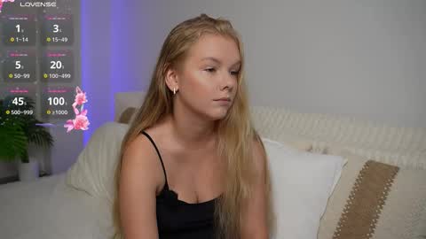 Ksenia Pterson online show from 09-17-25, 02:46