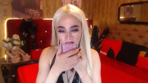 Snapshot of urcumgirlasiants chatting on 01-12-25, 01:27 KENDALL online show from 01-12-25, 01:27