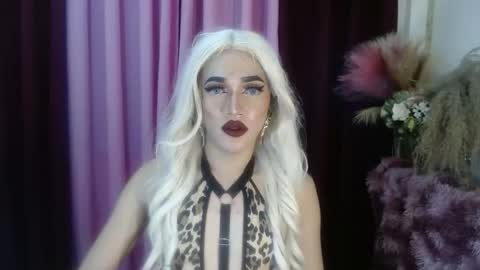 Snapshot of urcumgirlasiants chatting on 09-15-25, 08:42 KENDALL online show from 09-15-25, 08:42