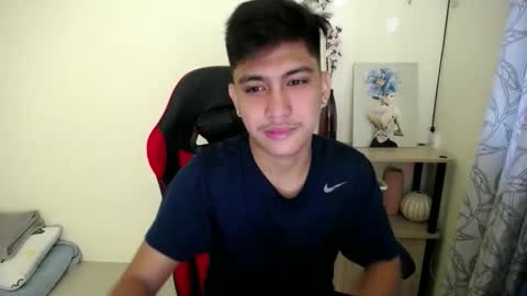 Snapshot of urcuteguy_jhonx chatting on 11-05-25, 10:21 Dannie online show from 11-05-25, 10:21