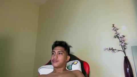 Snapshot of urcuteguy_jhonx chatting on 11-09-25, 02:54 Dannie online show from 11-09-25, 02:54