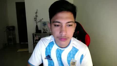 Snapshot of urcuteguy_jhonx chatting on 11-18-25, 03:12 Dannie online show from 11-18-25, 03:12