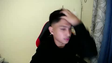 Snapshot of urcuteguy_jhonx chatting on 11-23-25, 04:51 Dannie online show from 11-23-25, 04:51